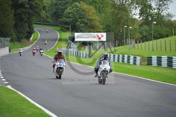 Motorcycle action photographs;cadwell;cadwell park photographs;event digital images;eventdigitalimages;motor racing louth lincolnshire;no limits trackday;peter wileman photography;trackday;trackday digital images;trackday photos