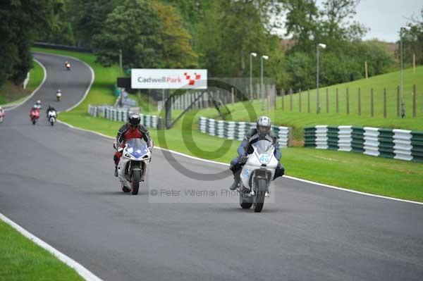 Motorcycle action photographs;cadwell;cadwell park photographs;event digital images;eventdigitalimages;motor racing louth lincolnshire;no limits trackday;peter wileman photography;trackday;trackday digital images;trackday photos