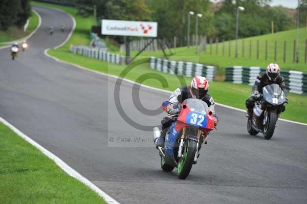 Motorcycle action photographs;cadwell;cadwell park photographs;event digital images;eventdigitalimages;motor racing louth lincolnshire;no limits trackday;peter wileman photography;trackday;trackday digital images;trackday photos