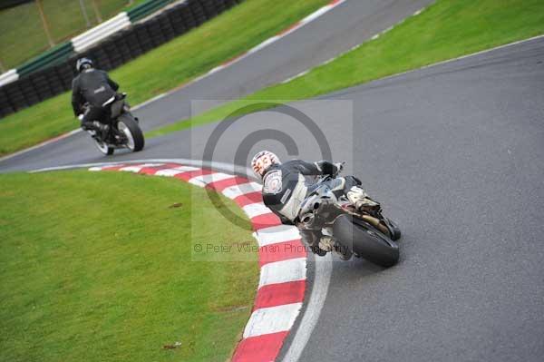 Motorcycle action photographs;cadwell;cadwell park photographs;event digital images;eventdigitalimages;motor racing louth lincolnshire;no limits trackday;peter wileman photography;trackday;trackday digital images;trackday photos