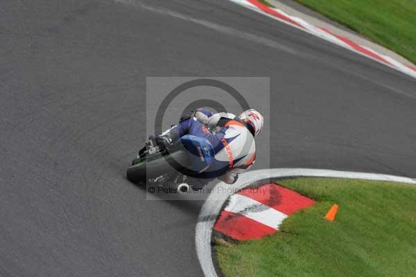 Motorcycle action photographs;cadwell;cadwell park photographs;event digital images;eventdigitalimages;motor racing louth lincolnshire;no limits trackday;peter wileman photography;trackday;trackday digital images;trackday photos