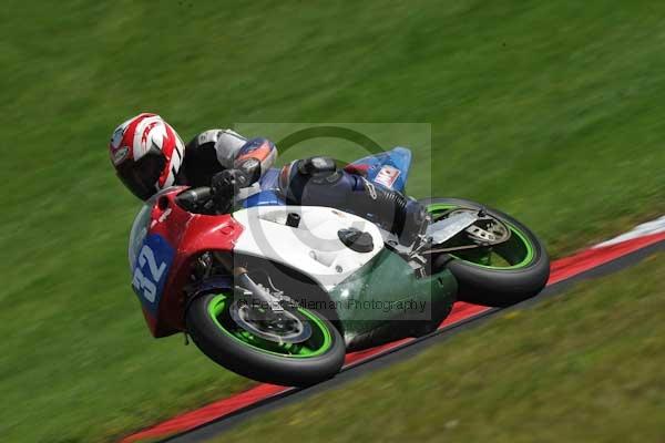 Motorcycle action photographs;cadwell;cadwell park photographs;event digital images;eventdigitalimages;motor racing louth lincolnshire;no limits trackday;peter wileman photography;trackday;trackday digital images;trackday photos