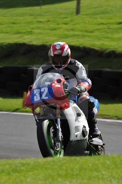 Motorcycle action photographs;cadwell;cadwell park photographs;event digital images;eventdigitalimages;motor racing louth lincolnshire;no limits trackday;peter wileman photography;trackday;trackday digital images;trackday photos