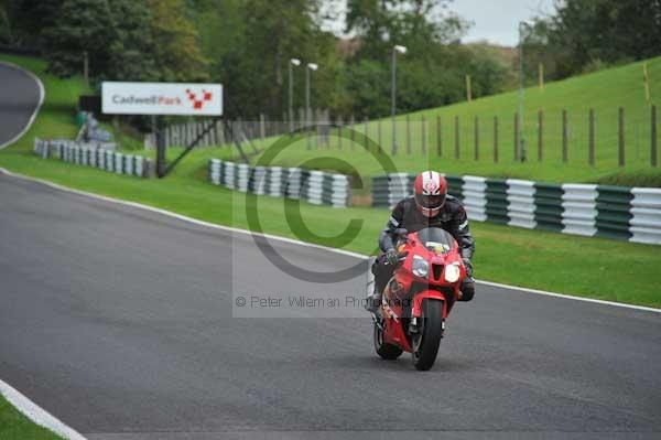 Motorcycle action photographs;cadwell;cadwell park photographs;event digital images;eventdigitalimages;motor racing louth lincolnshire;no limits trackday;peter wileman photography;trackday;trackday digital images;trackday photos