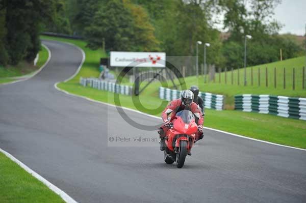 Motorcycle action photographs;cadwell;cadwell park photographs;event digital images;eventdigitalimages;motor racing louth lincolnshire;no limits trackday;peter wileman photography;trackday;trackday digital images;trackday photos