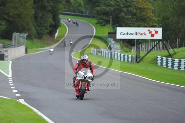 Motorcycle action photographs;cadwell;cadwell park photographs;event digital images;eventdigitalimages;motor racing louth lincolnshire;no limits trackday;peter wileman photography;trackday;trackday digital images;trackday photos