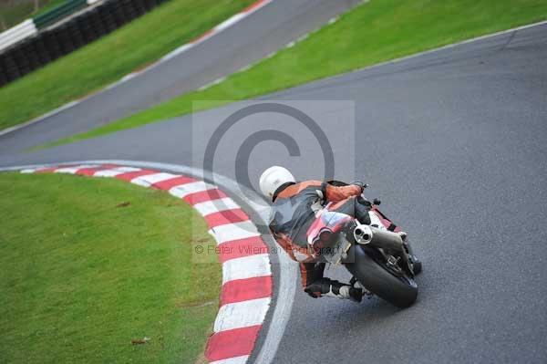 Motorcycle action photographs;cadwell;cadwell park photographs;event digital images;eventdigitalimages;motor racing louth lincolnshire;no limits trackday;peter wileman photography;trackday;trackday digital images;trackday photos