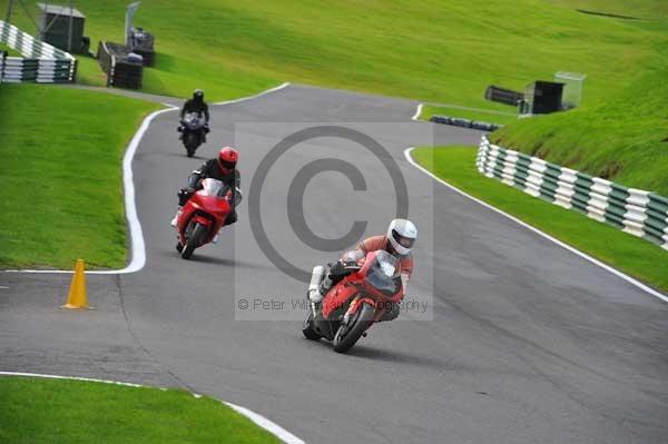 Motorcycle action photographs;cadwell;cadwell park photographs;event digital images;eventdigitalimages;motor racing louth lincolnshire;no limits trackday;peter wileman photography;trackday;trackday digital images;trackday photos