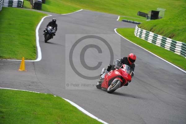 Motorcycle action photographs;cadwell;cadwell park photographs;event digital images;eventdigitalimages;motor racing louth lincolnshire;no limits trackday;peter wileman photography;trackday;trackday digital images;trackday photos