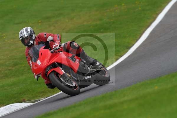 Motorcycle action photographs;cadwell;cadwell park photographs;event digital images;eventdigitalimages;motor racing louth lincolnshire;no limits trackday;peter wileman photography;trackday;trackday digital images;trackday photos