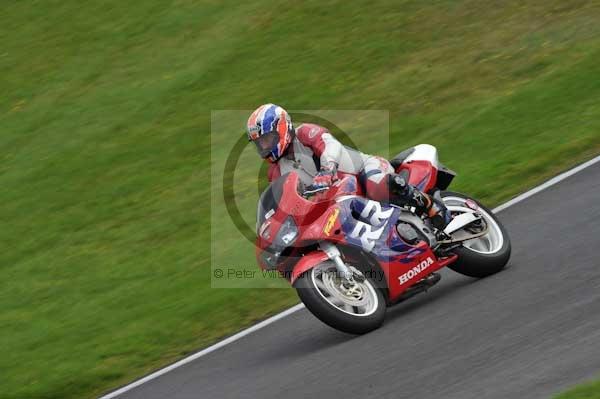 Motorcycle action photographs;cadwell;cadwell park photographs;event digital images;eventdigitalimages;motor racing louth lincolnshire;no limits trackday;peter wileman photography;trackday;trackday digital images;trackday photos