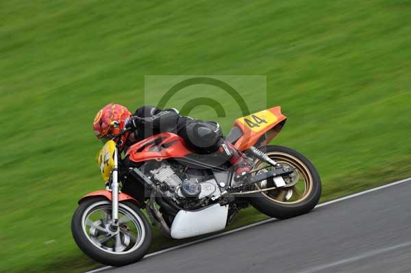 Motorcycle action photographs;cadwell;cadwell park photographs;event digital images;eventdigitalimages;motor racing louth lincolnshire;no limits trackday;peter wileman photography;trackday;trackday digital images;trackday photos