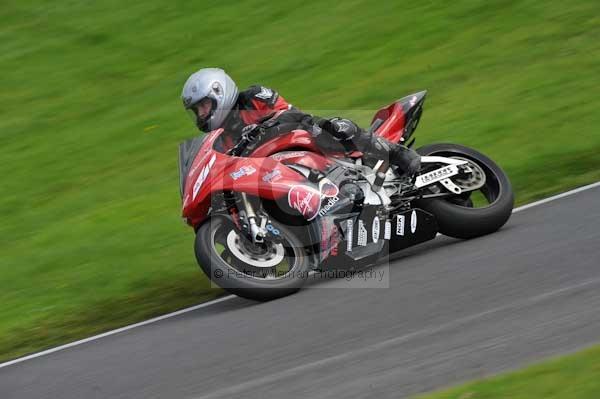 Motorcycle action photographs;cadwell;cadwell park photographs;event digital images;eventdigitalimages;motor racing louth lincolnshire;no limits trackday;peter wileman photography;trackday;trackday digital images;trackday photos