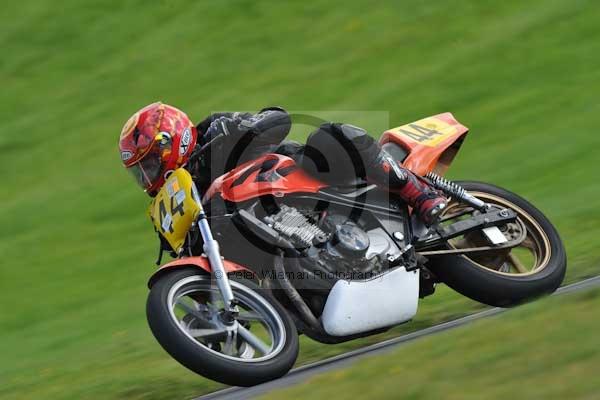 Motorcycle action photographs;cadwell;cadwell park photographs;event digital images;eventdigitalimages;motor racing louth lincolnshire;no limits trackday;peter wileman photography;trackday;trackday digital images;trackday photos