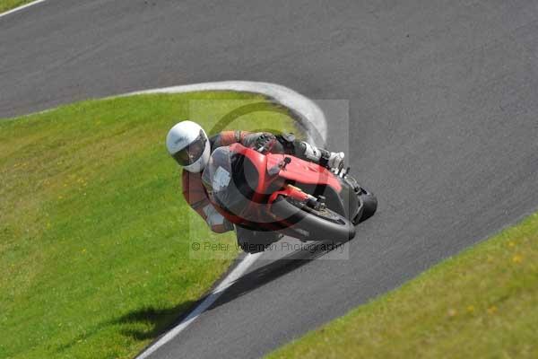 Motorcycle action photographs;cadwell;cadwell park photographs;event digital images;eventdigitalimages;motor racing louth lincolnshire;no limits trackday;peter wileman photography;trackday;trackday digital images;trackday photos