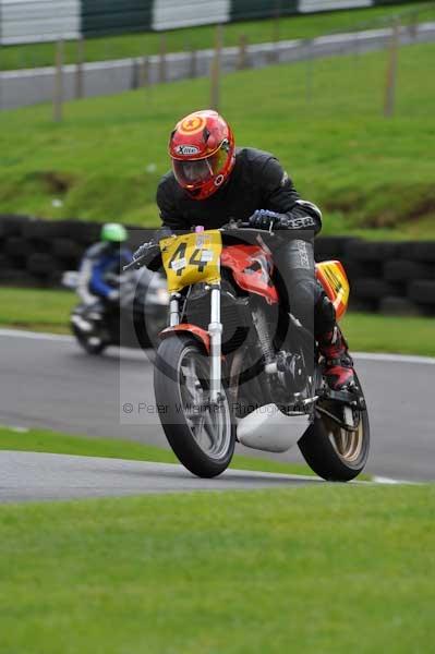 Motorcycle action photographs;cadwell;cadwell park photographs;event digital images;eventdigitalimages;motor racing louth lincolnshire;no limits trackday;peter wileman photography;trackday;trackday digital images;trackday photos