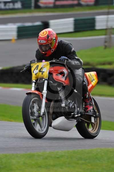 Motorcycle action photographs;cadwell;cadwell park photographs;event digital images;eventdigitalimages;motor racing louth lincolnshire;no limits trackday;peter wileman photography;trackday;trackday digital images;trackday photos