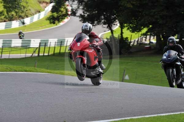 Motorcycle action photographs;cadwell;cadwell park photographs;event digital images;eventdigitalimages;motor racing louth lincolnshire;no limits trackday;peter wileman photography;trackday;trackday digital images;trackday photos