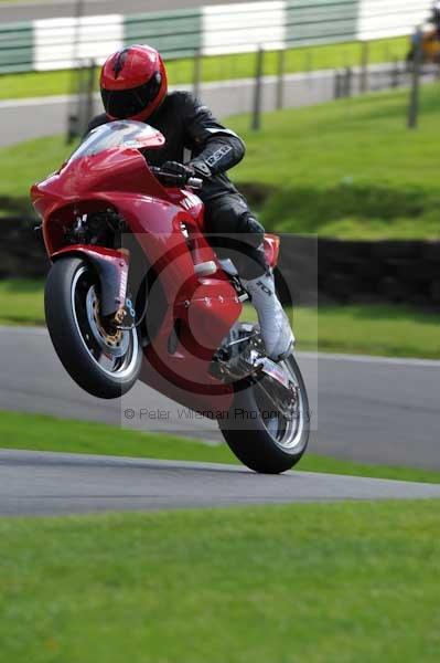 Motorcycle action photographs;cadwell;cadwell park photographs;event digital images;eventdigitalimages;motor racing louth lincolnshire;no limits trackday;peter wileman photography;trackday;trackday digital images;trackday photos