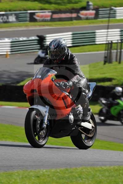 Motorcycle action photographs;cadwell;cadwell park photographs;event digital images;eventdigitalimages;motor racing louth lincolnshire;no limits trackday;peter wileman photography;trackday;trackday digital images;trackday photos