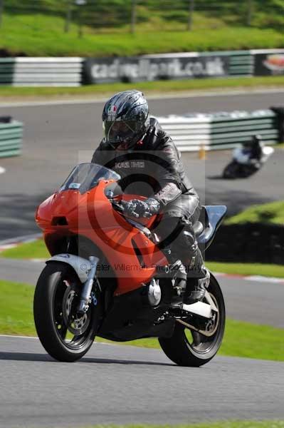 Motorcycle action photographs;cadwell;cadwell park photographs;event digital images;eventdigitalimages;motor racing louth lincolnshire;no limits trackday;peter wileman photography;trackday;trackday digital images;trackday photos