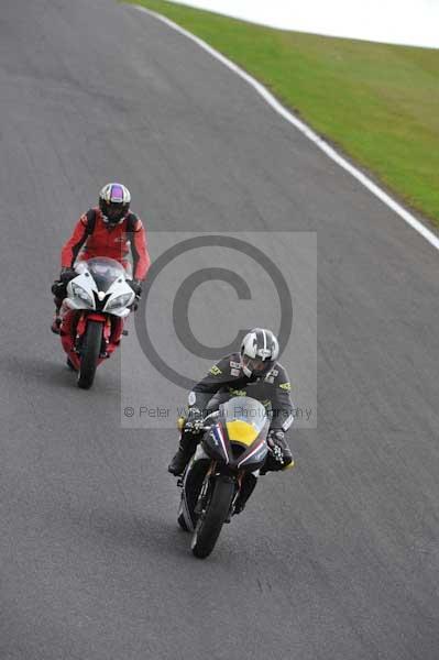 Motorcycle action photographs;cadwell;cadwell park photographs;event digital images;eventdigitalimages;motor racing louth lincolnshire;no limits trackday;peter wileman photography;trackday;trackday digital images;trackday photos