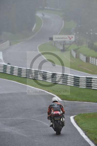 Motorcycle action photographs;cadwell;cadwell park photographs;event digital images;eventdigitalimages;motor racing louth lincolnshire;no limits trackday;peter wileman photography;trackday;trackday digital images;trackday photos