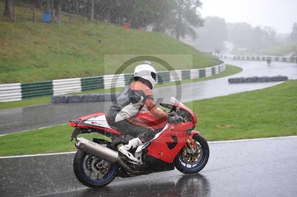 Motorcycle action photographs;cadwell;cadwell park photographs;event digital images;eventdigitalimages;motor racing louth lincolnshire;no limits trackday;peter wileman photography;trackday;trackday digital images;trackday photos