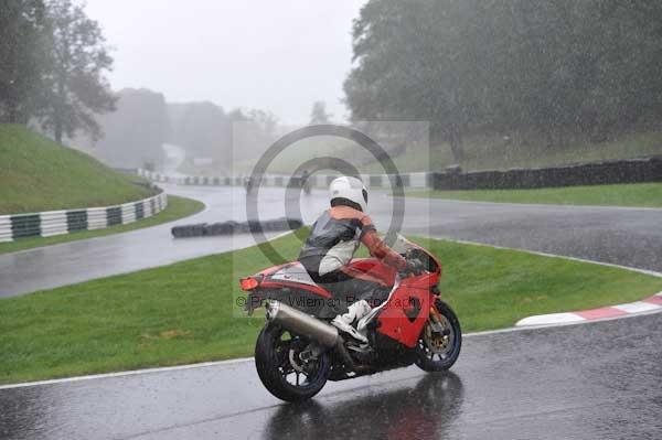 Motorcycle action photographs;cadwell;cadwell park photographs;event digital images;eventdigitalimages;motor racing louth lincolnshire;no limits trackday;peter wileman photography;trackday;trackday digital images;trackday photos