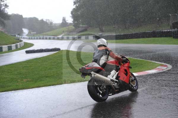 Motorcycle action photographs;cadwell;cadwell park photographs;event digital images;eventdigitalimages;motor racing louth lincolnshire;no limits trackday;peter wileman photography;trackday;trackday digital images;trackday photos