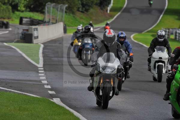 Motorcycle action photographs;cadwell;cadwell park photographs;event digital images;eventdigitalimages;motor racing louth lincolnshire;no limits trackday;peter wileman photography;trackday;trackday digital images;trackday photos