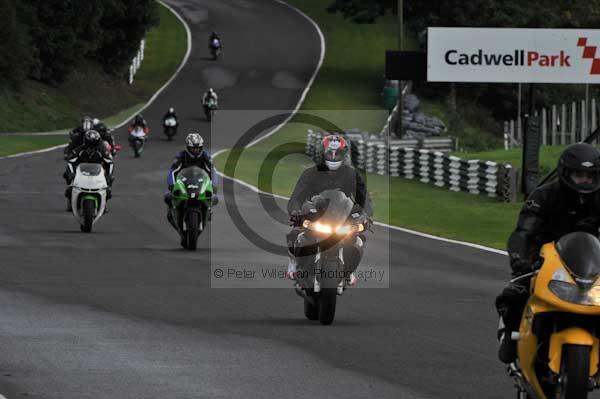 Motorcycle action photographs;cadwell;cadwell park photographs;event digital images;eventdigitalimages;motor racing louth lincolnshire;no limits trackday;peter wileman photography;trackday;trackday digital images;trackday photos