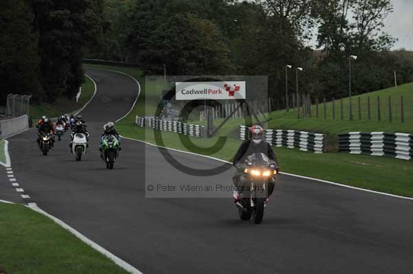 Motorcycle action photographs;cadwell;cadwell park photographs;event digital images;eventdigitalimages;motor racing louth lincolnshire;no limits trackday;peter wileman photography;trackday;trackday digital images;trackday photos