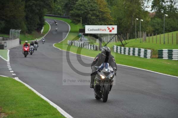 Motorcycle action photographs;cadwell;cadwell park photographs;event digital images;eventdigitalimages;motor racing louth lincolnshire;no limits trackday;peter wileman photography;trackday;trackday digital images;trackday photos