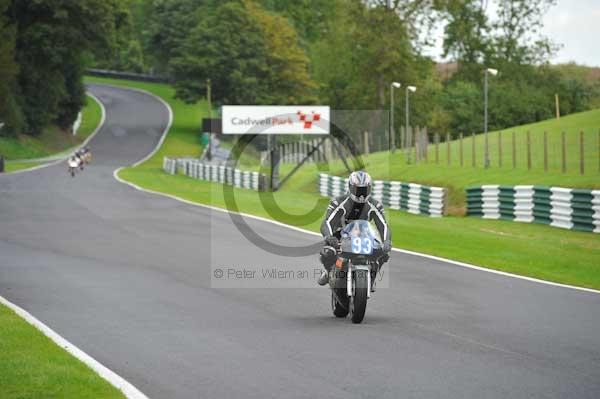 Motorcycle action photographs;cadwell;cadwell park photographs;event digital images;eventdigitalimages;motor racing louth lincolnshire;no limits trackday;peter wileman photography;trackday;trackday digital images;trackday photos