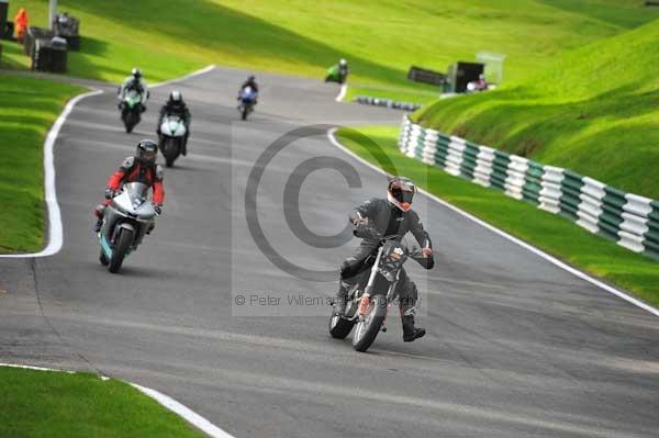 Motorcycle action photographs;cadwell;cadwell park photographs;event digital images;eventdigitalimages;motor racing louth lincolnshire;no limits trackday;peter wileman photography;trackday;trackday digital images;trackday photos