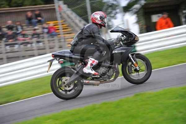 Motorcycle action photographs;cadwell;cadwell park photographs;event digital images;eventdigitalimages;motor racing louth lincolnshire;no limits trackday;peter wileman photography;trackday;trackday digital images;trackday photos