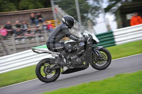 Motorcycle action photographs;cadwell;cadwell park photographs;event digital images;eventdigitalimages;motor racing louth lincolnshire;no limits trackday;peter wileman photography;trackday;trackday digital images;trackday photos