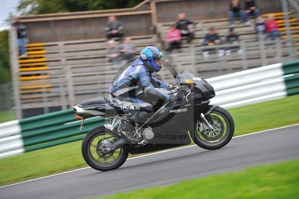 Motorcycle action photographs;cadwell;cadwell park photographs;event digital images;eventdigitalimages;motor racing louth lincolnshire;no limits trackday;peter wileman photography;trackday;trackday digital images;trackday photos