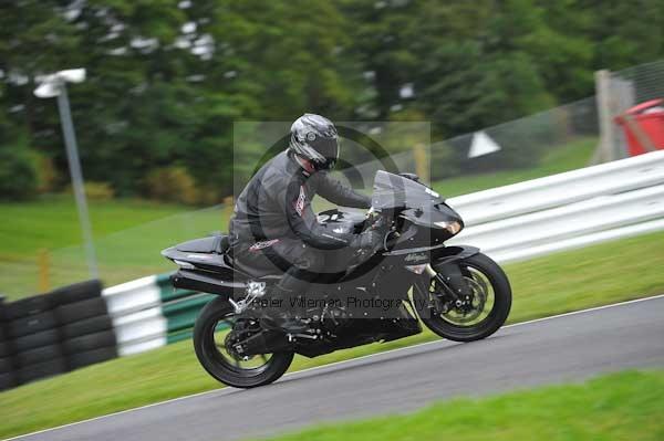 Motorcycle action photographs;cadwell;cadwell park photographs;event digital images;eventdigitalimages;motor racing louth lincolnshire;no limits trackday;peter wileman photography;trackday;trackday digital images;trackday photos