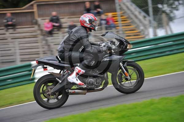 Motorcycle action photographs;cadwell;cadwell park photographs;event digital images;eventdigitalimages;motor racing louth lincolnshire;no limits trackday;peter wileman photography;trackday;trackday digital images;trackday photos