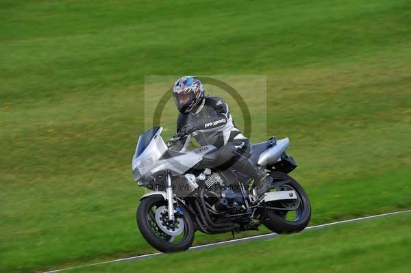 Motorcycle action photographs;cadwell;cadwell park photographs;event digital images;eventdigitalimages;motor racing louth lincolnshire;no limits trackday;peter wileman photography;trackday;trackday digital images;trackday photos