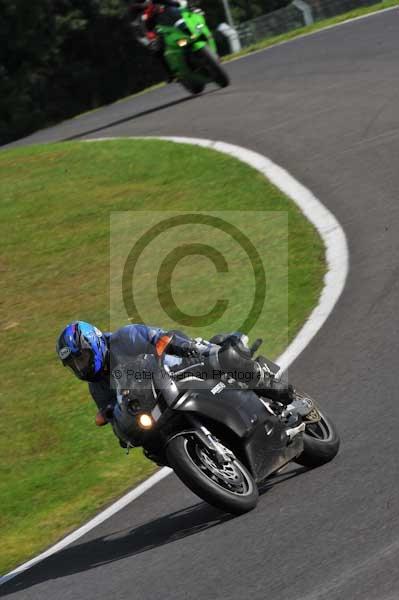 Motorcycle action photographs;cadwell;cadwell park photographs;event digital images;eventdigitalimages;motor racing louth lincolnshire;no limits trackday;peter wileman photography;trackday;trackday digital images;trackday photos