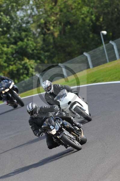 Motorcycle action photographs;cadwell;cadwell park photographs;event digital images;eventdigitalimages;motor racing louth lincolnshire;no limits trackday;peter wileman photography;trackday;trackday digital images;trackday photos