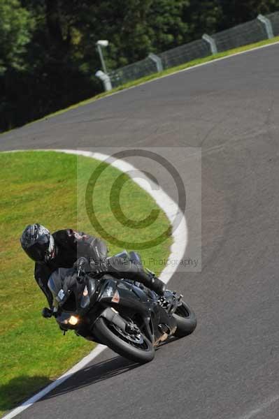 Motorcycle action photographs;cadwell;cadwell park photographs;event digital images;eventdigitalimages;motor racing louth lincolnshire;no limits trackday;peter wileman photography;trackday;trackday digital images;trackday photos