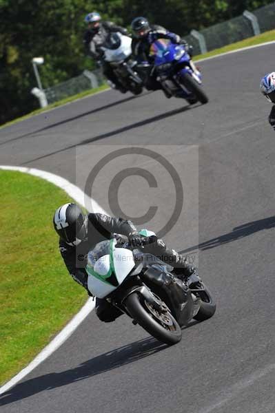 Motorcycle action photographs;cadwell;cadwell park photographs;event digital images;eventdigitalimages;motor racing louth lincolnshire;no limits trackday;peter wileman photography;trackday;trackday digital images;trackday photos