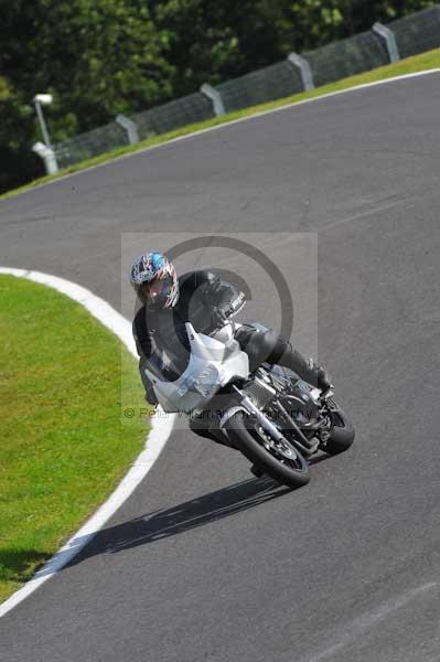 Motorcycle action photographs;cadwell;cadwell park photographs;event digital images;eventdigitalimages;motor racing louth lincolnshire;no limits trackday;peter wileman photography;trackday;trackday digital images;trackday photos