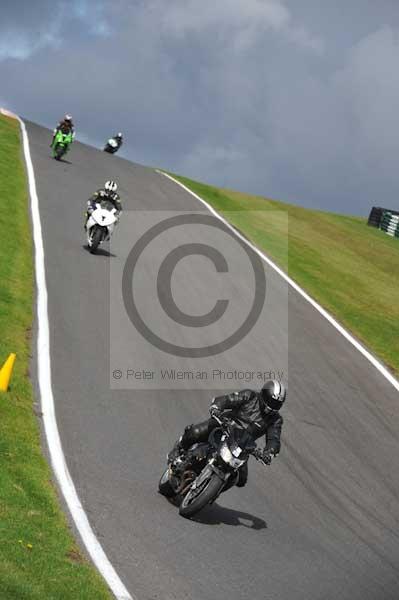 Motorcycle action photographs;cadwell;cadwell park photographs;event digital images;eventdigitalimages;motor racing louth lincolnshire;no limits trackday;peter wileman photography;trackday;trackday digital images;trackday photos