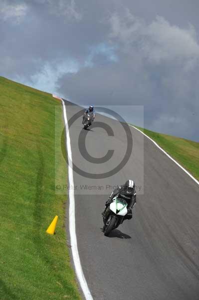 Motorcycle action photographs;cadwell;cadwell park photographs;event digital images;eventdigitalimages;motor racing louth lincolnshire;no limits trackday;peter wileman photography;trackday;trackday digital images;trackday photos