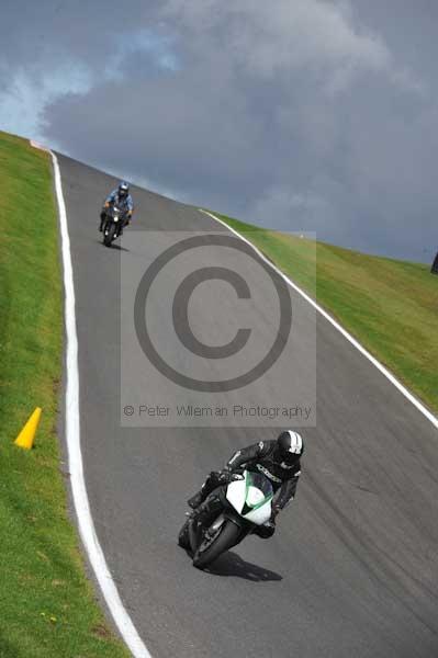 Motorcycle action photographs;cadwell;cadwell park photographs;event digital images;eventdigitalimages;motor racing louth lincolnshire;no limits trackday;peter wileman photography;trackday;trackday digital images;trackday photos